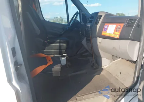 2015 Mercedes-Benz Sprinter 2500 High Roof z USA, uszkodzony, nr VIN WD3PE8DB2FP127501